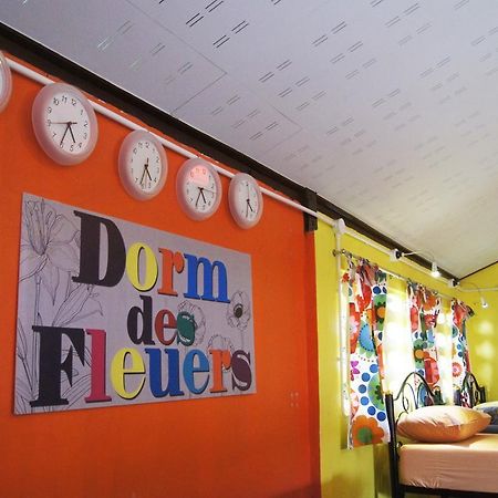 Dorm Des Fleurs Hostel Khao Lak Esterno foto