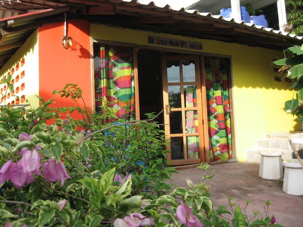 Dorm Des Fleurs Hostel Khao Lak Esterno foto