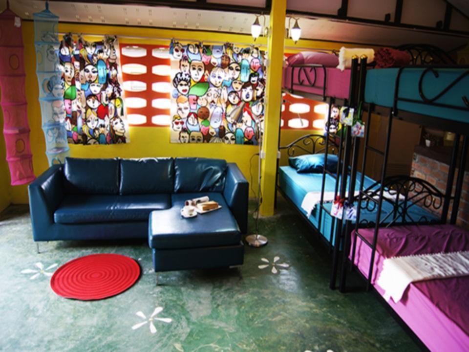Dorm Des Fleurs Hostel Khao Lak Esterno foto