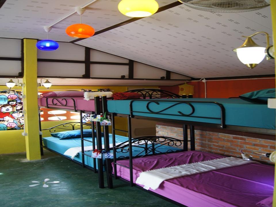 Dorm Des Fleurs Hostel Khao Lak Esterno foto